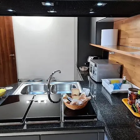 아파트 Agata House